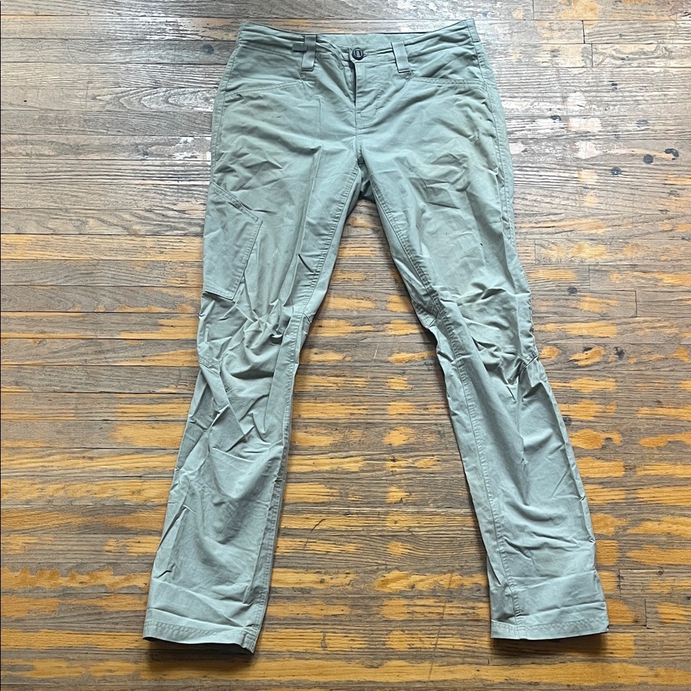 Patagonia Tan Lightweight Women’s Pants Size 6